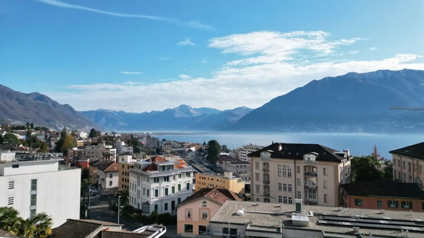 Open Space al PT con parcheggio, Muralto